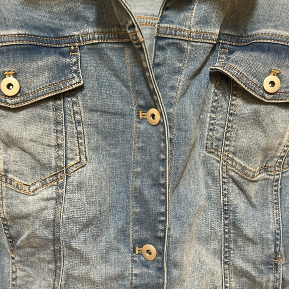 J. Jill light blue denim jacket with raw hem - Picture 8 of 15